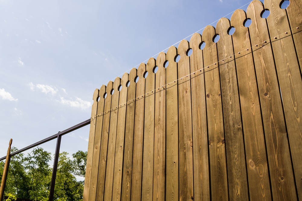 Sharing a Fence With Your Neighbors: Fence Etiquette Tips